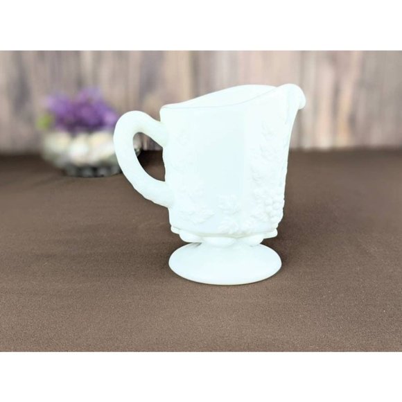 Vtg MCM White Opaque Milk Glass Creamer Juice Pitcher Westmoreland Grape Leaves - Picture 6 of 8